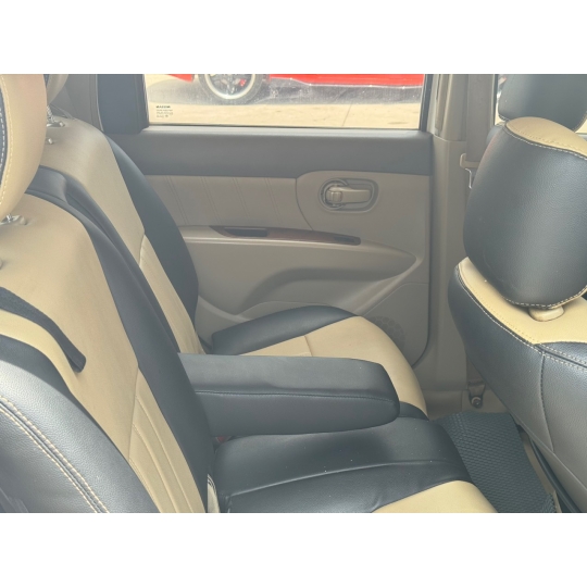Nissan livina 2011