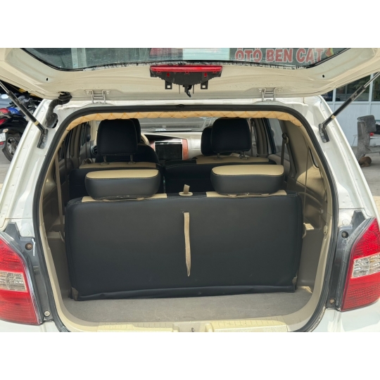 Nissan livina 2011