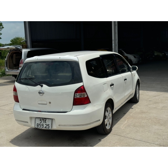 Nissan livina 2011